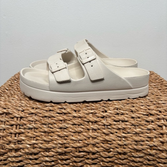 MIA Kiana Platform Footbed Sandals Cream/Beige - Picture 1 of 11